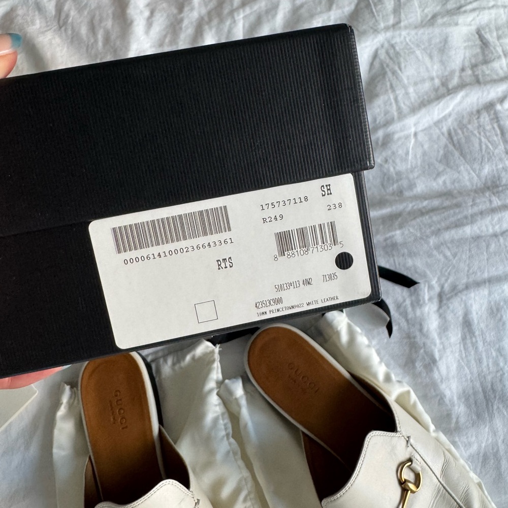 Gucci Cream Loafers with Gold Details - Picture 13 of 16